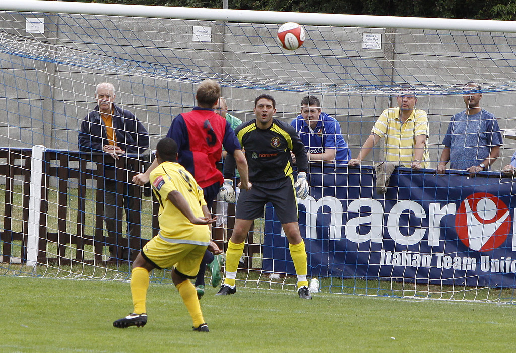 Nhận định Wealdstone vs Slough Town, 20h00 ng&agrave;y 1/1