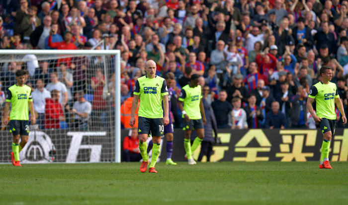 Ngoại hạng Anh 2018/19 x&aacute;c định được đội đầu ti&ecirc;n xuống hạng