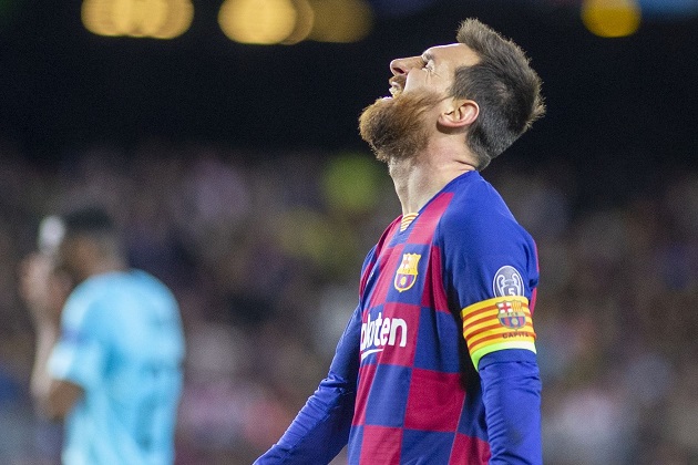 Lionel Messi thu nhập c&ograve;n bao nhi&ecirc;u khi đồng &yacute; giảm 70% lương?