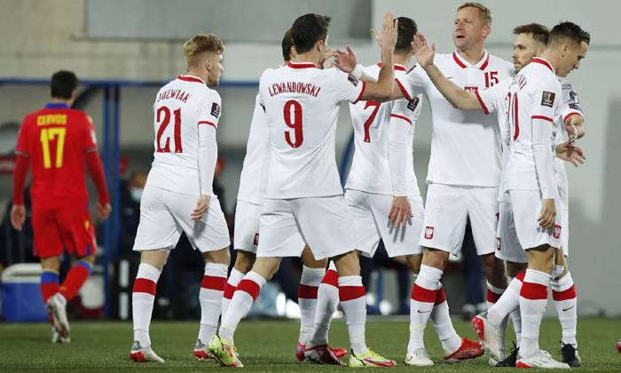 Soi kèo phạt góc Ba Lan vs Wales, 23h ngày 1/6