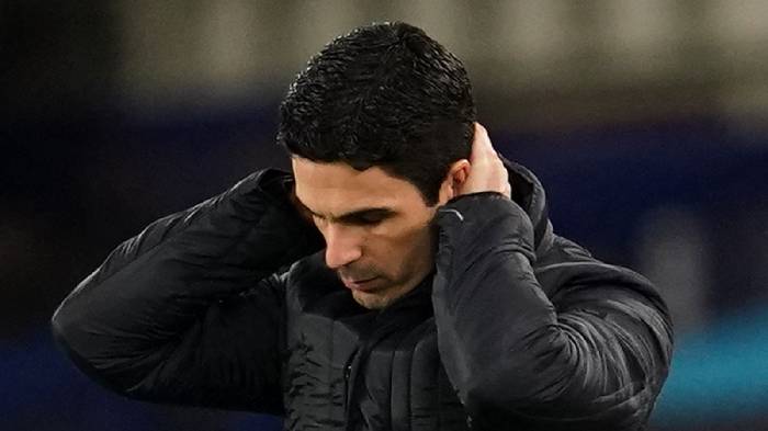 Arteta đau đầu với đ&ograve;i hỏi c&oacute; phần th&aacute;i qu&aacute; từ trụ cột h&agrave;ng thủ
