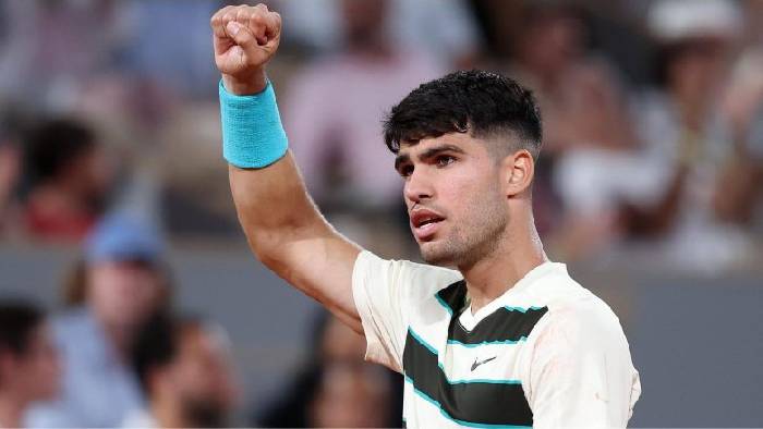 Alcaraz nhọc nhằn vào vòng 4 Roland Garros 2025