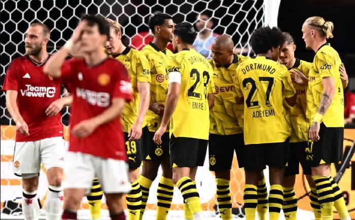 Chê đối tác 'cùi bắp', người ngoài hành lanh quyết bám trụ ở M.U