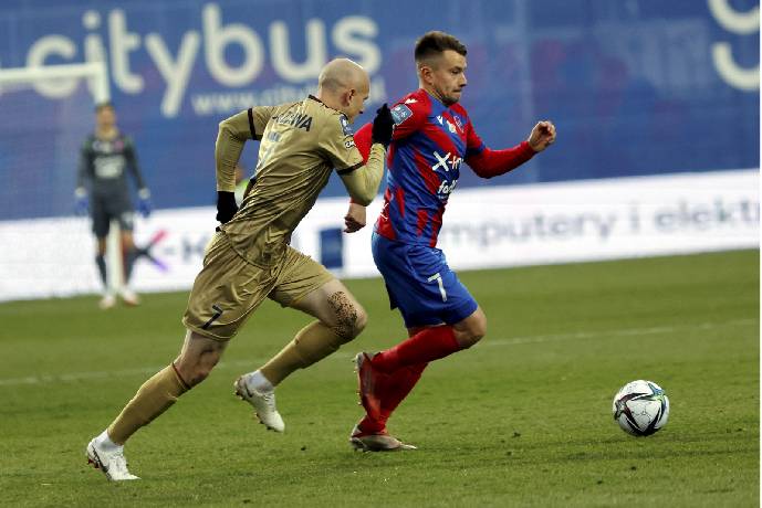 K&egrave;o xi&ecirc;n thơm nhất h&ocirc;m nay 31/8: Czestochowa vs Pogon Szczecin