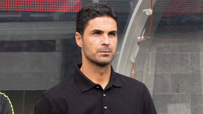 'Cố tỏ ra th&ocirc;ng minh, Arteta đang tự l&agrave;m kh&oacute; m&igrave;nh v&igrave; cậu ta'