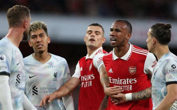 'M&aacute;y qu&eacute;t' của Ph&aacute;o thủ tự 'b&aacute;n m&igrave;nh' cho Liverpool