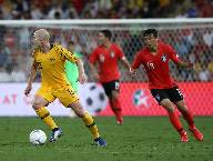 Soi k&egrave;o phạt g&oacute;c &Uacute;c vs H&agrave;n Quốc, 22h30 ng&agrave;y 2/2