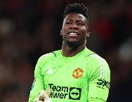 Tin được không? Cầu thủ MU phải mặc áo replica để thi đấu