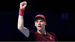 Sinner vùi dập Zverev với 1 ‘bagel’, vào chung kết Paris Masters