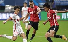 Soi kèo phạt góc Shandong Taishan vs Wuhan Three Towns, 13h ngày 4/1