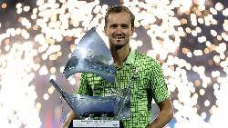 Griekspoor rút lui vì chấn thương, Medvedev vô địch Dubai Open dù không cần thi đấu