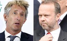 Edwin van der Sar thừa nhận khả năng thay Ed Woodward ở MU
