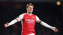Nhạc trưởng Odegaard tìm lại chính mình, Arsenal xây chắc ngôi đầu