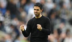 Arteta : 'Cậu ấy giống như vợ t&ocirc;i l&uacute;c mới y&ecirc;u vậy'