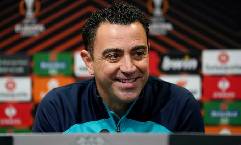 Xavi: 'Barca c&oacute; 2 trung vệ đẳng cấp nhất thế giới'