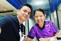 Bà xã HLV Kiatisak phải xin lỗi hàng xóm vì cổ vũ HAGL