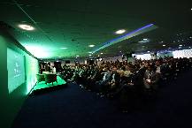 Quá bế tắc, nhà vô địch châu Âu mùa trước phải đi tuyển cầu thủ online