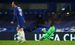 Edouard Mendy sánh ngang Edwin van der Sar tại Champions League