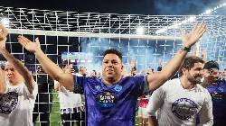 Nhỡ mồm với đội nh&agrave;, R&ocirc; &ldquo;b&eacute;o&rdquo; phải đạp xe 500km để thực hiện lời hứa n&agrave;y