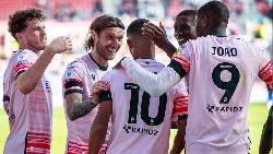 Soi k&egrave;o phạt g&oacute;c QPR vs Reading, 2h ng&agrave;y 8/10