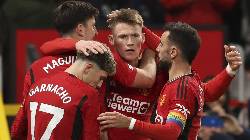 Nâng cấp hàng thủ, Man United chốt 'người thừa' của Barcelona