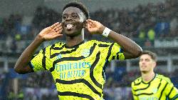 Arsenal tỏa h&agrave;o quang của nh&agrave; v&ocirc; địch