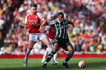 'Cậu ấy h&uacute;c bay g&atilde; hộ ph&aacute;p Arsenal, trong khi Martial chỉ kh&oacute;c nh&egrave;'