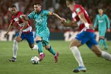 Granada vs Barcelona (0h30 10/1): G&atilde; khổng lồ thức giấc