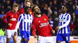 MU hưởng phạt đền tranh c&atilde;i, Bruno Fernandes bị tố ng&atilde; vờ