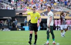 Trọng tài bẻ còi từ chối phạt đền gây tranh cãi ở trận thắng của Chelsea