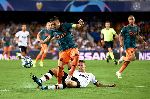 Ajax vs Valencia (3h 11/12): Kh&oacute; cho Bầy dơi