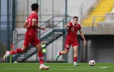 Indonesia được chấp người vẫn thua tan t&aacute;c 0-5