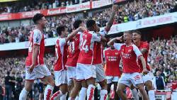 Joe Cole : 'Cậu ấy sở hữu khả năng r&ecirc; b&oacute;ng đỉnh như Messi'