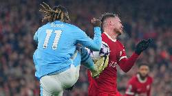 Tranh c&atilde;i dữ dội t&igrave;nh huống Liverpool bị từ chối phạt đền ph&uacute;t cuối