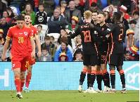 Đội hình ra sân chính thức Hà Lan vs Ba Lan, 1h45 ngày 12/6