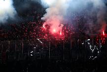 Barcelona đối diện án phạt của UEFA