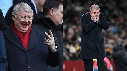 Sir Alex mỉa mai đối thủ 'truyền kiếp' trong cuộc đua vô địch Ngoại hạng Anh