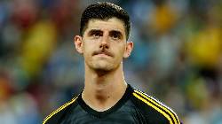 Courtois nghỉ hết mùa, Real vội vã chèo kéo huyền thoại M.U