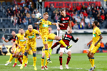 Western Sydney 2-1 Central Coast: VAR gi&uacute;p chủ nh&agrave; c&oacute; 3 điểm