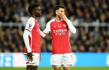 Arsenal mất nguyên cặp cánh trước trận gặp PSV