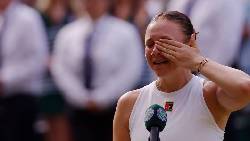 Anisimova khóc nấc sau trận thua tủi hổ trước Swiatek: ‘Tôi như đông cứng vì áp lực’