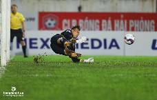 Tấn Trường: 'Tôi bị hớ khi cản cú sút 11m của Jermie Lynch'