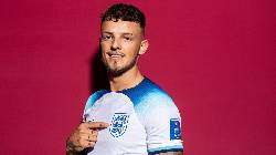 Cầu thủ Arsenal từ chối kho&aacute;c &aacute;o đội tuyển Anh