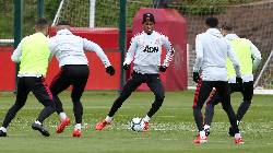 Đến sân tập 5 phút rồi về luôn, sao M.U khiến CĐV 'đứng hình'