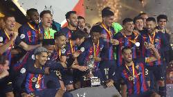 V&ugrave;i dập Real Madrid, Barca gi&agrave;nh danh hiệu đầu ti&ecirc;n dưới thời Xavi