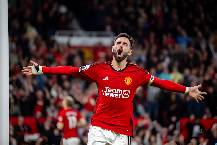 Tỏa s&aacute;ng gi&uacute;p MU đ&aacute;nh bại Newcastle, Bruno Fernandes chốt tương lai