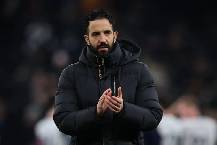 CĐV MU mắng HLV Amorim l&agrave; kẻ h&egrave;n nh&aacute;t