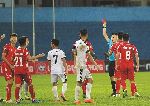 R&uacute;t nhầm thẻ đỏ, trọng t&agrave;i V-League bị treo c&ograve;i d&agrave;i hạn