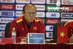 HLV Park Hang Seo ưu ti&ecirc;n gắn b&oacute; với b&oacute;ng đ&aacute; Việt Nam