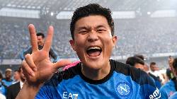 Rất nhanh chóng, đá tảng châu Á tặng Man United 1 cú lừa